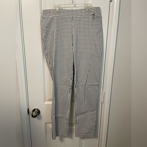 Tommy Hilfiger white and black patterned dress pants with elastic waist. Size 12